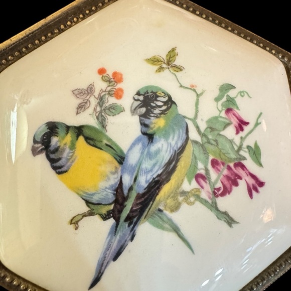 Vintage Sankyo Japan Gold Tone Hexagonal Trinket Music Box - Picture 7 of 11